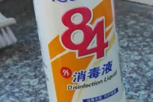 插花放什么能保鲜持久，可以放维生素C、阿司匹林等