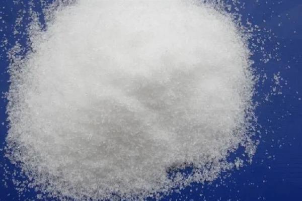 磷酸二氢钾的使用方法，以喷施、蘸根、浸种和拌种为主