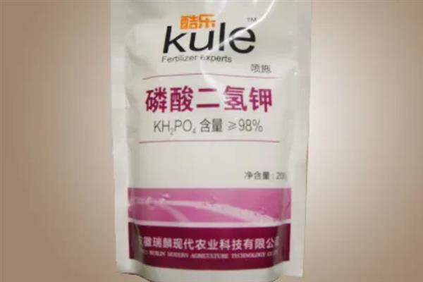 磷酸二氢钾的使用方法，以喷施、蘸根、浸种和拌种为主
