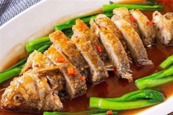 鲮鱼和鲤鱼的区别，科属、颜色和形状均不同