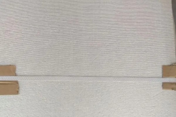 传统蜂箱的种类，有木桶蜂箱和格子蜂箱两种