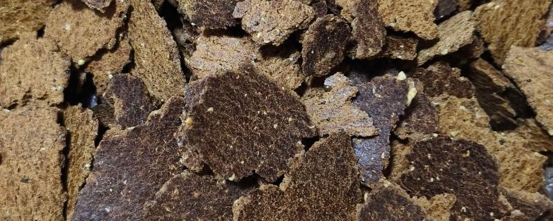 什么是菜籽饼，是油菜籽榨油后的副产品物