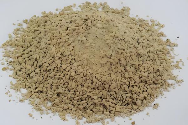 新手养鸡要准备哪些用具，鸡笼、饮水和喂料用具都要备好