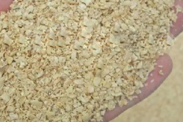 怎么配制黄鳝的饲料,一般用畜禽下脚料、麦麸等原料配制