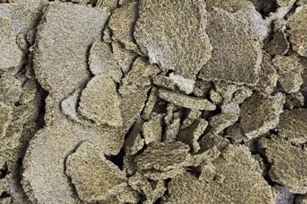 什么是菜籽饼，是油菜籽榨油后的副产品物