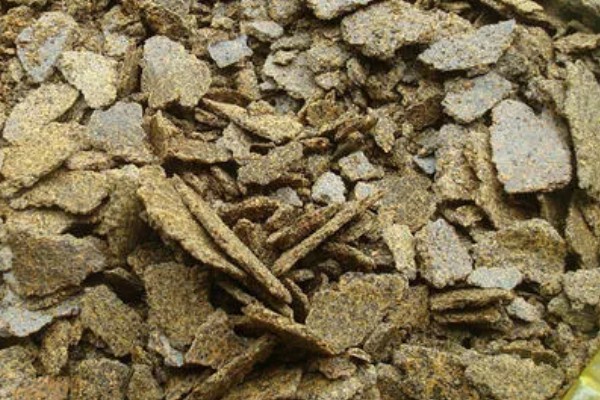 什么是菜籽饼，是油菜籽榨油后的副产品物