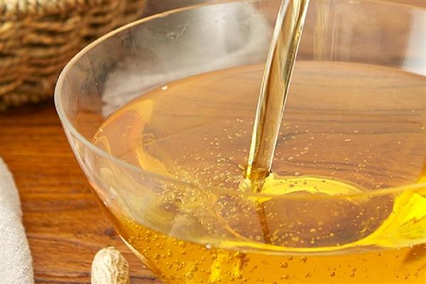 花生油如何辨别真假,可以看外观、闻气味等