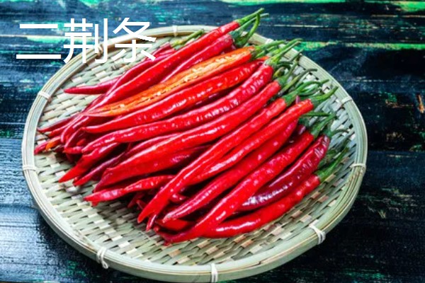 灯笼椒与二荆条有什么区别,外观、口感、食用方法都不同