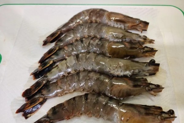 黑虎虾煮几分钟能熟，大火煮至沸腾后再煮五分钟