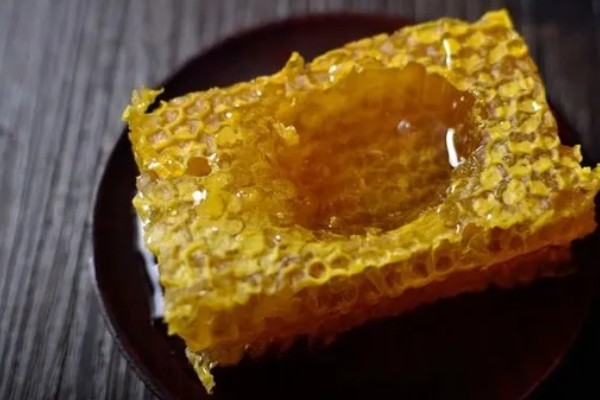 蜂巢蜜甜度高是不是真货，甜度不能作为鉴别真假的依据
