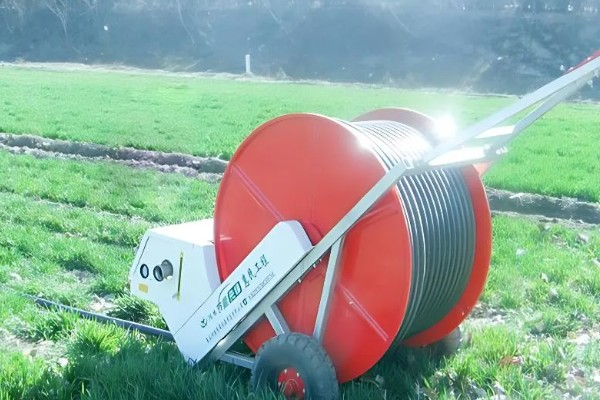 小型喷灌机的保养方式，完成作业后要洗净各部位