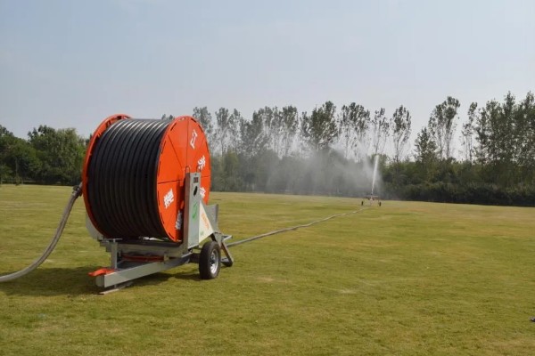 小型喷灌机的保养方式，完成作业后要洗净各部位