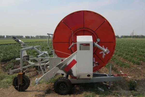 小型喷灌机的保养方式，完成作业后要洗净各部位