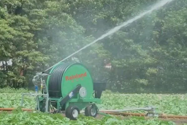 小型喷灌机的保养方式，完成作业后要洗净各部位