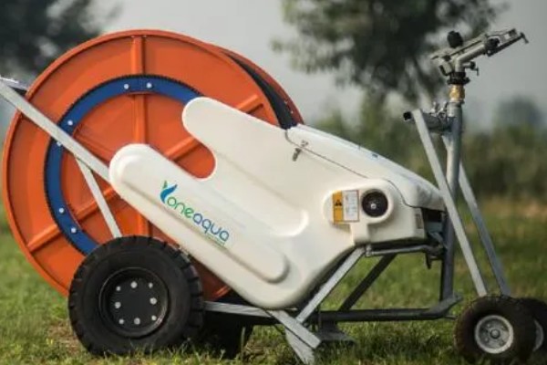 小型喷灌机的保养方式，完成作业后要洗净各部位