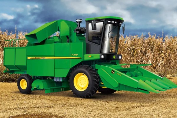 玉米收割机的安装调试方法，柴油机和收割机减速箱要连接三角带