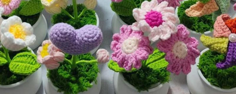 假花适合放在哪里，适合放在客厅茶几、阳台等