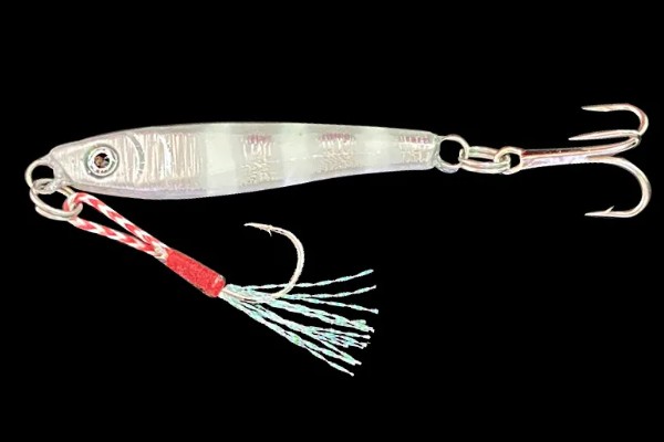 怎么选择钓鱼的铁板，天气阴暗时使用暗色铁板