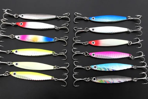 怎么选择钓鱼的铁板，天气阴暗时使用暗色铁板