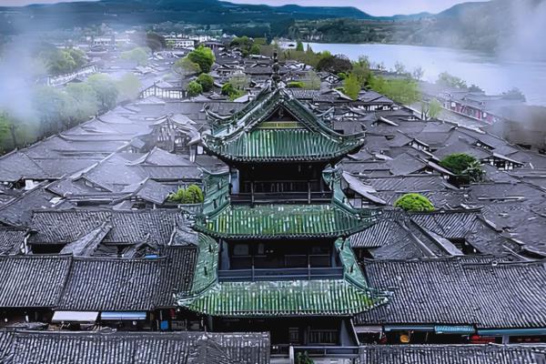 四川省阆中市的特产,有奉国大米、阆中丝绸等