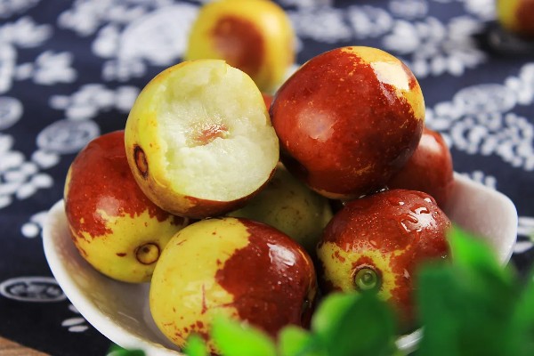 冬枣什么时间上市，在10月上、中旬成熟上市