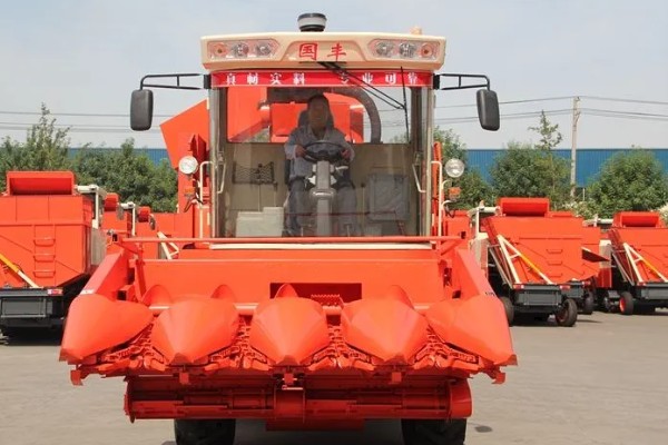 玉米联合收割机故障如何预防,驾驶员应立刻停止作业检查