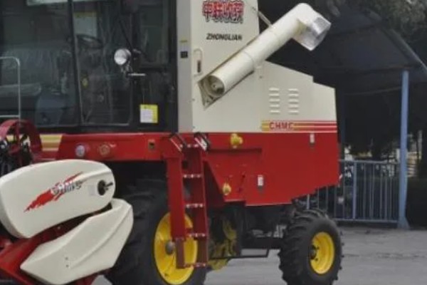 玉米联合收割机故障如何预防,驾驶员应立刻停止作业检查