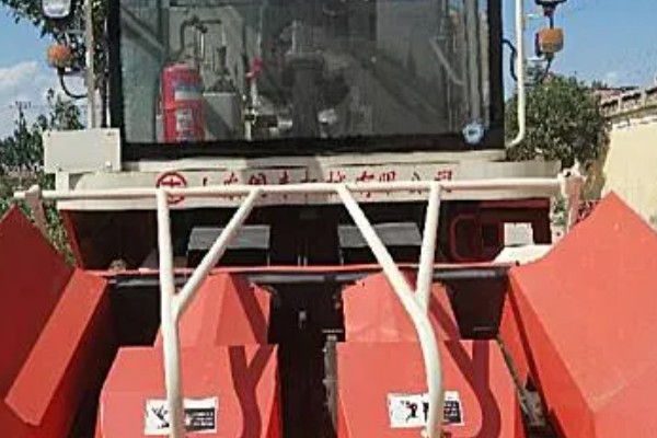 玉米联合收割机故障如何预防,驾驶员应立刻停止作业检查