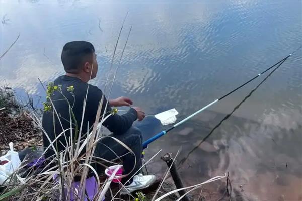 钓鲢鳙的调漂方法，可采用挂饵调漂法或空钩调漂法