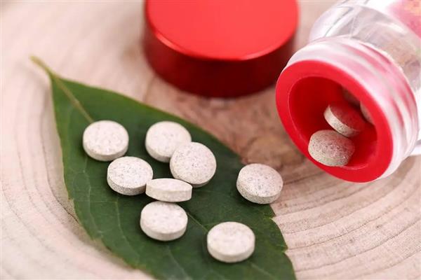 观音竹水培发黄应该添加哪些东西，掺入维生素B12等物质可以改善发黄现象