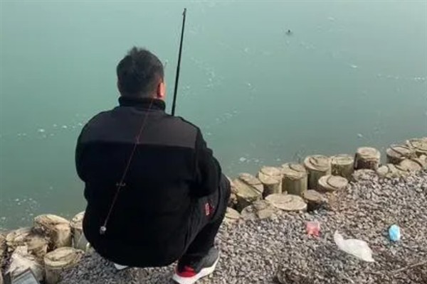 甲鱼枪的简介，是专门用来捕捉甲鱼的工具