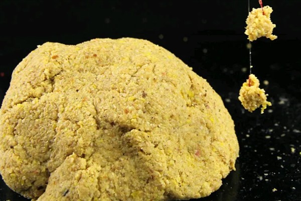 4月份钓鱼用哪种饵料，自然饵料可选择蚯蚓、麦粒、玉米等种类