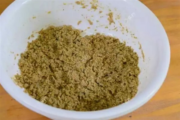 4月份钓鱼用哪种饵料，自然饵料可选择蚯蚓、麦粒、玉米等种类