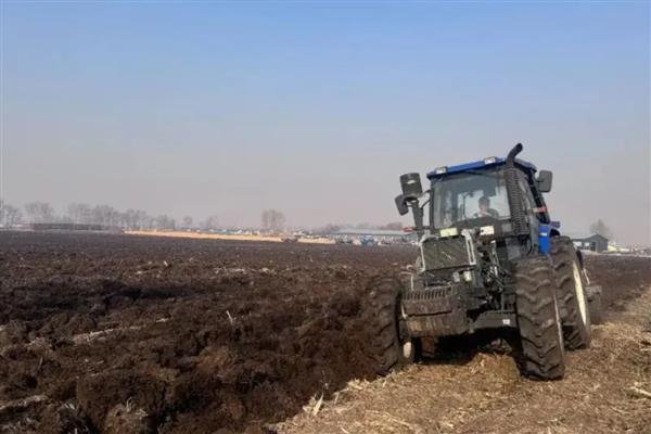 刚开荒的土地如何改善土壤，采取深耕措施可以提高肥力