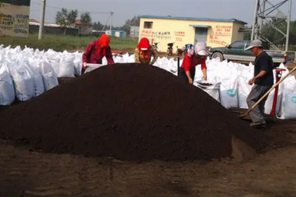 发酵羊粪是酸性还是碱性的，是微碱性的