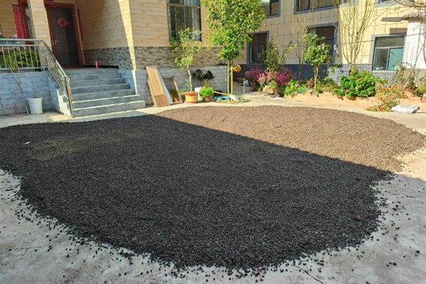 发酵羊粪是酸性还是碱性的，是微碱性的