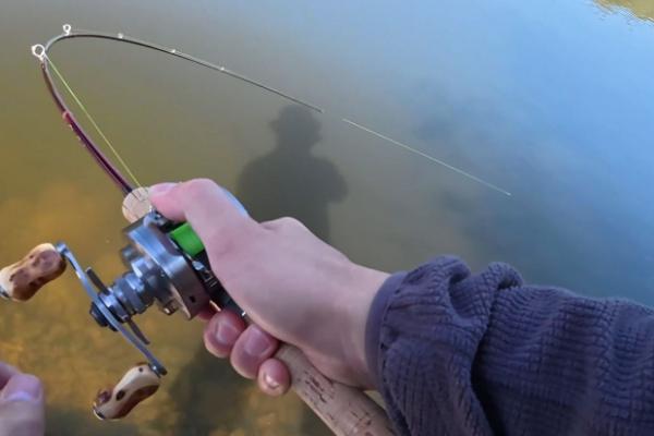 路亚翘嘴的适宜时间，一天之中适合在早上和傍晚作钓