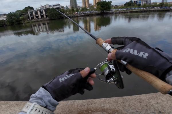 路亚翘嘴的适宜时间，一天之中适合在早上和傍晚作钓