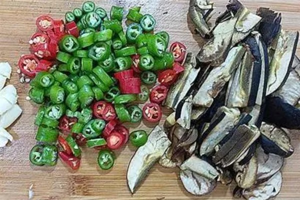 牛肝菌有哪些品种，主要分为白葱牛肝菌、红葱牛肝菌等5个品种