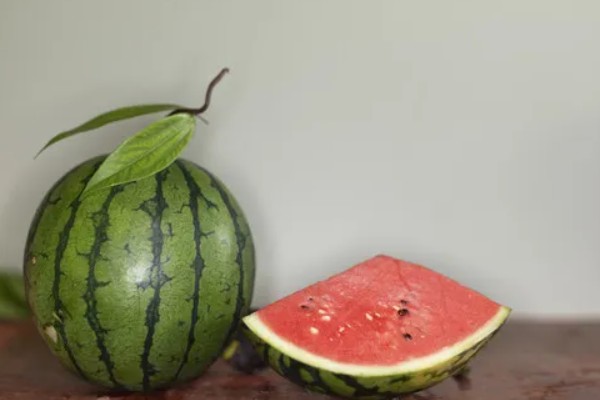西瓜是哪个季节的水果，属于夏季的时令水果