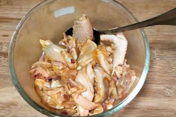 腌咸鸡是用公鸡还是母鸡，公鸡和母鸡均可