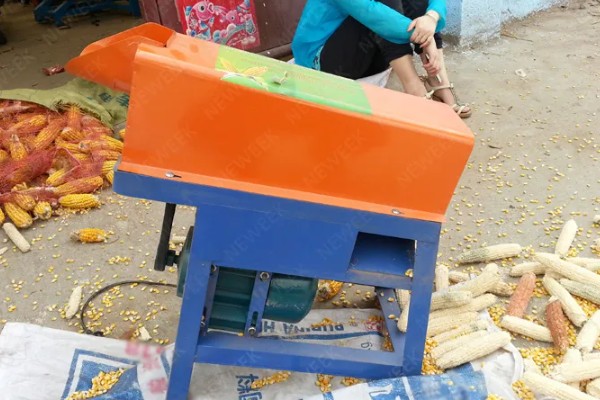 脱粒机的类型特点,简易式脱粒机不可分离和清粮