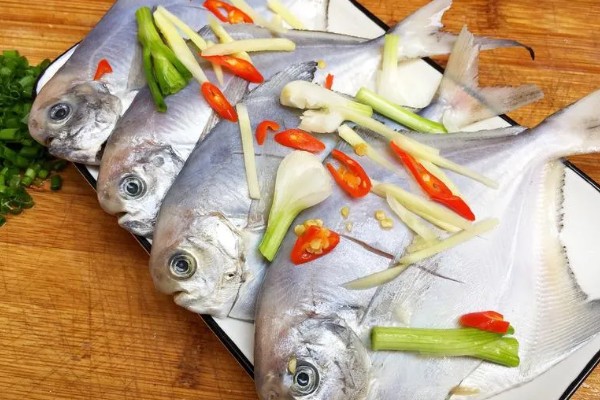 白鲳鱼有哪些做法,可清蒸也可香煎