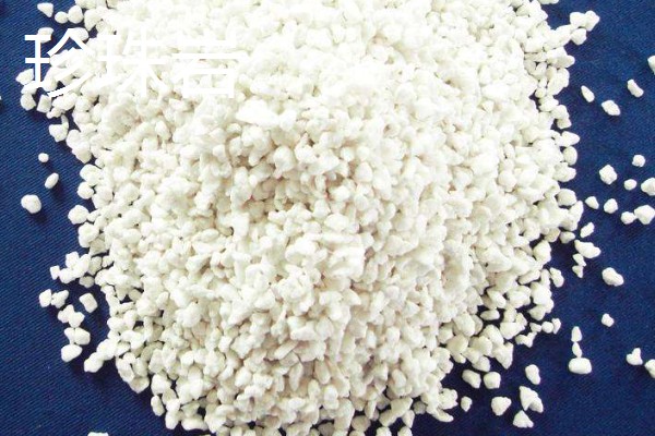 多肉植物如何浇水,春秋两季每隔2-4浇一次水