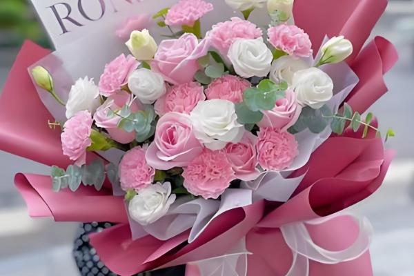 11朵粉色康乃馨的花语是什么，寓意一心一意、心中最爱等