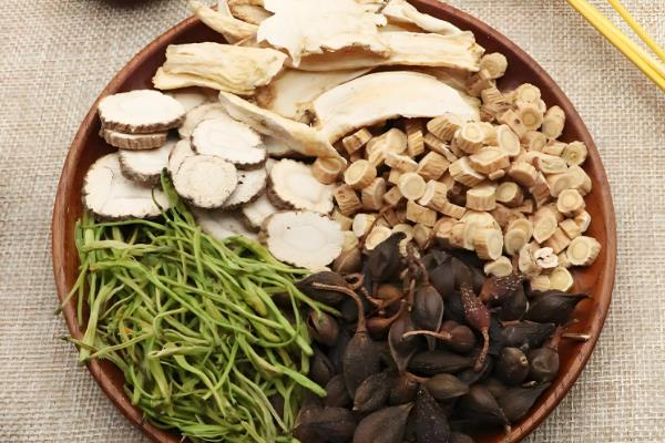 对猪饲喂解益舒有什么作用，可治疗多种发热性疾病