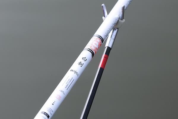 使用高碳鱼竿的注意事项,抬竿时用力不能过猛