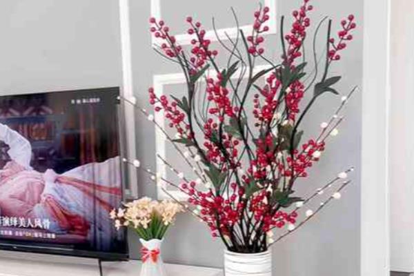 假花适合放在哪里，适合放在客厅茶几、阳台等