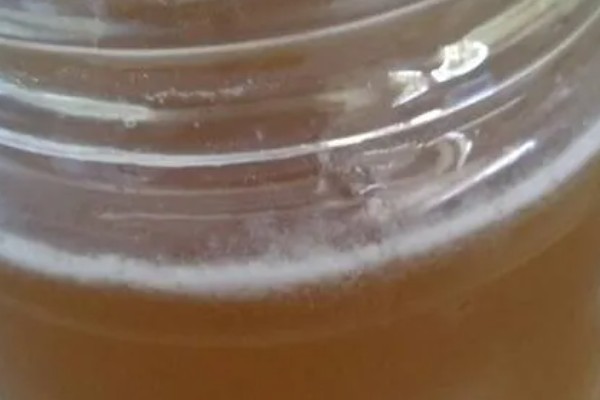 土蜂蜜上面的白色物质是什么，有以下4种可能性