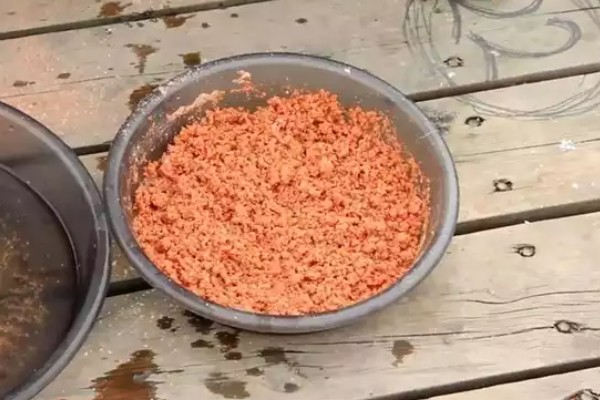 钓黄尾鱼的饵料配方,可用野战蓝鲫、九一八野战篇等商品饵去搭配